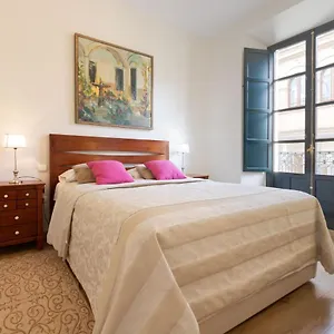 https://romantic-getaway-2-pax-seville.es-andalucia.com